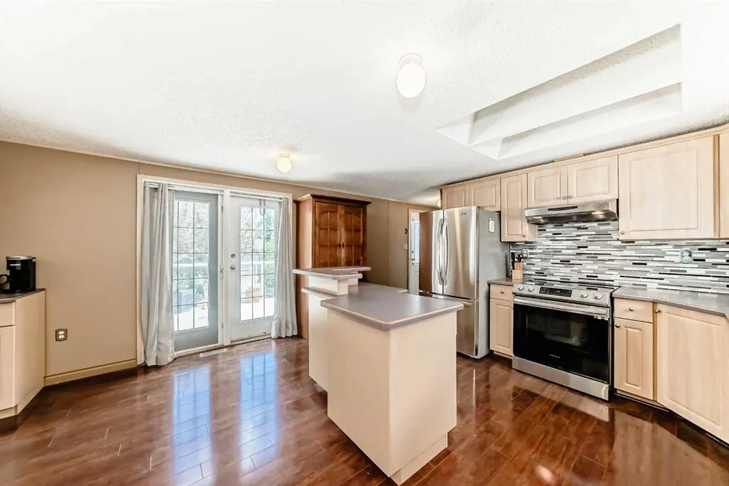 99 arbour lake Road NW, #31