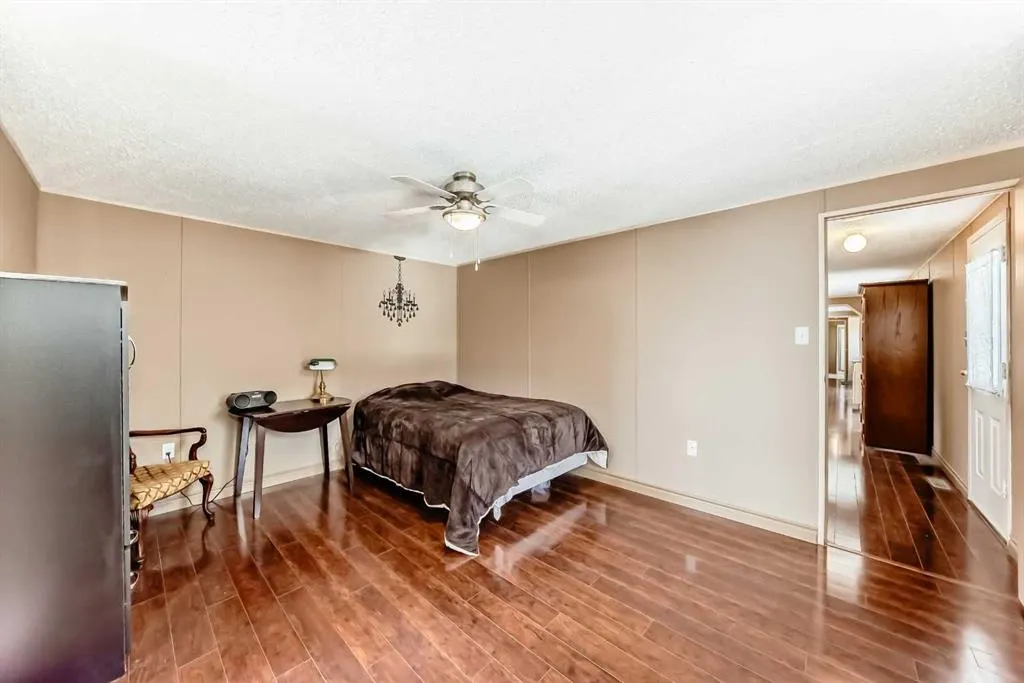 99 arbour lake Road NW, #31