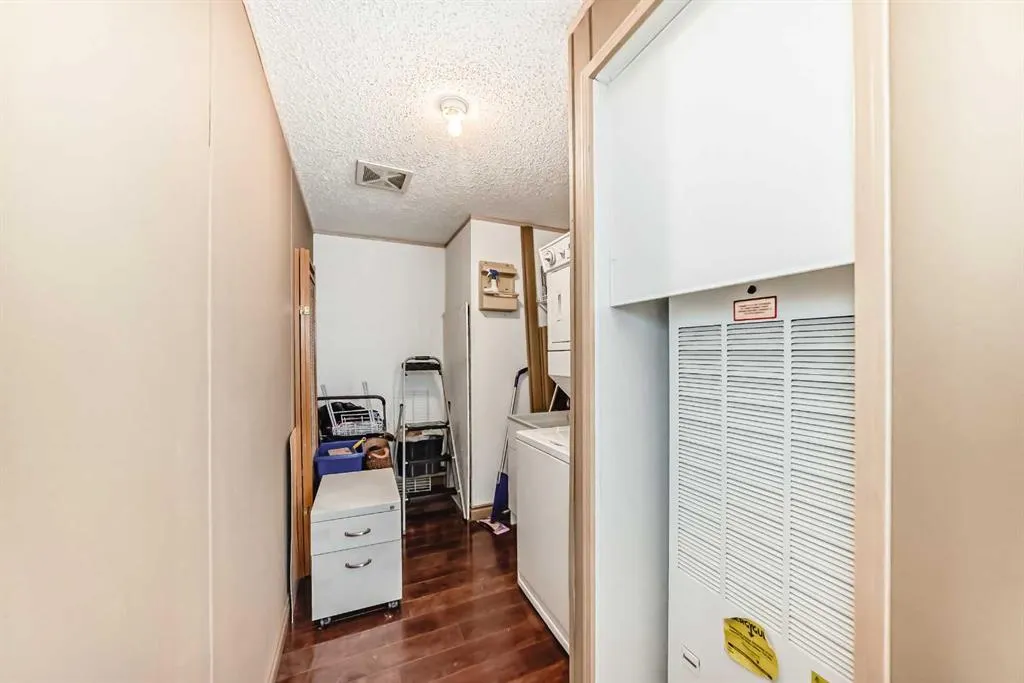 99 arbour lake Road NW, #31