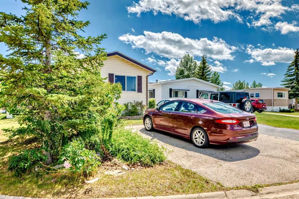 99 arbour lake Road NW, #31