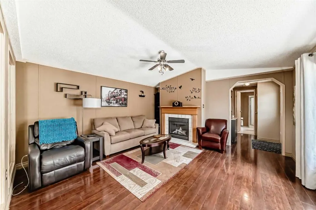 99 arbour lake Road NW, #31
