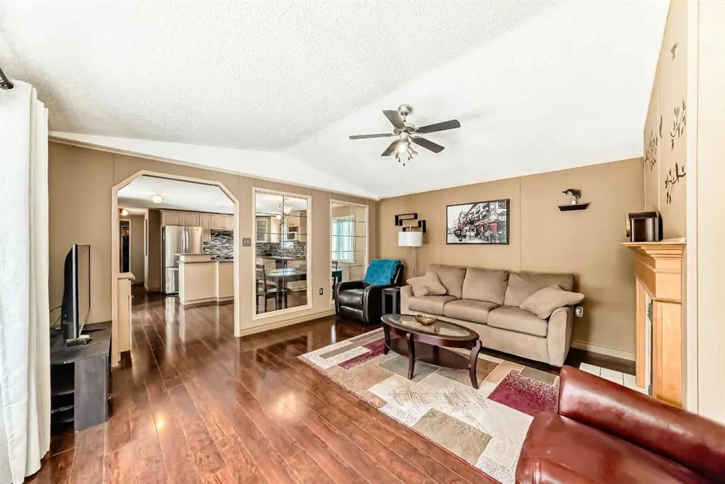 99 arbour lake Road NW, #31