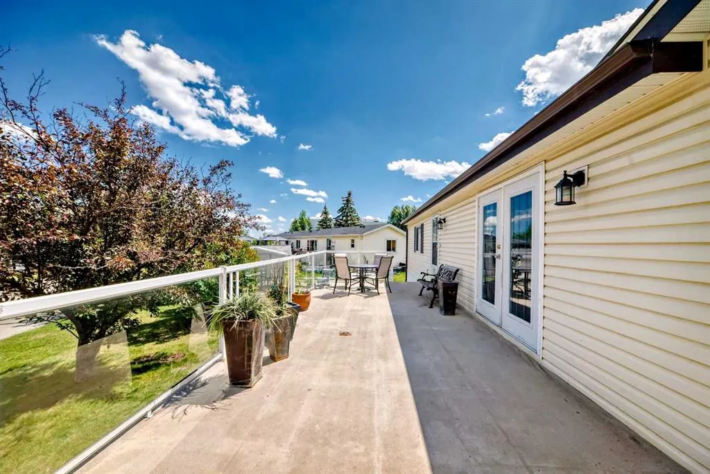 99 arbour lake Road NW, #31