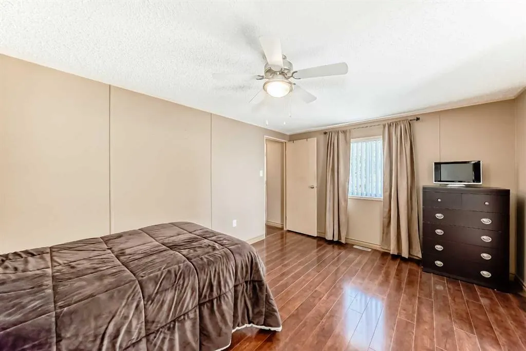 99 arbour lake Road NW, #31
