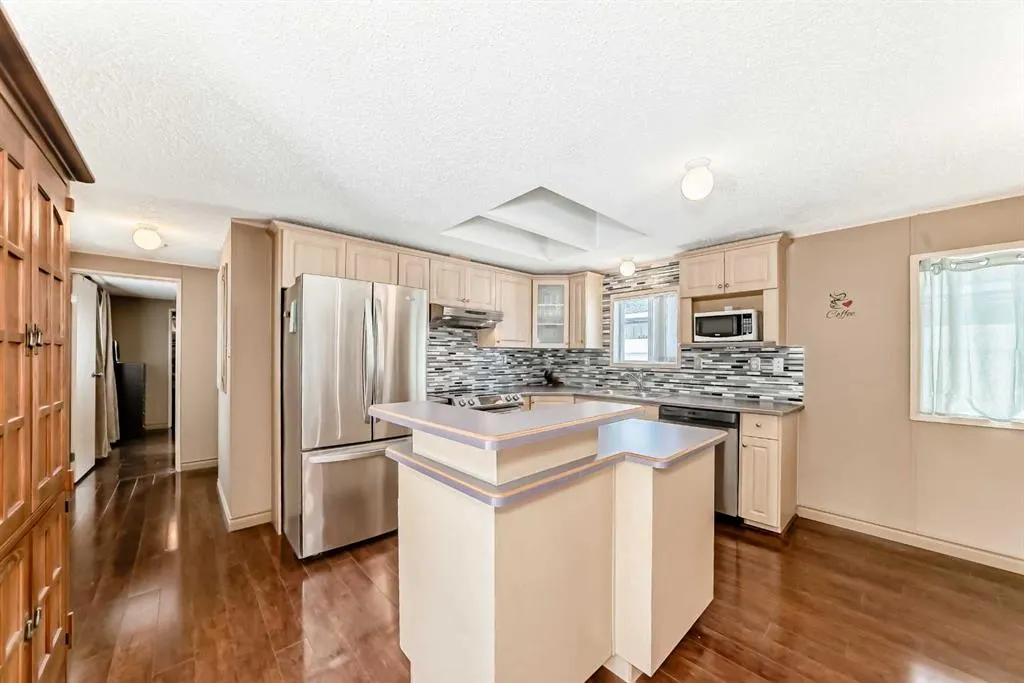 99 arbour lake Road NW, #31