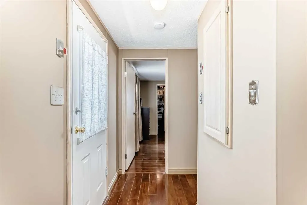 99 arbour lake Road NW, #31