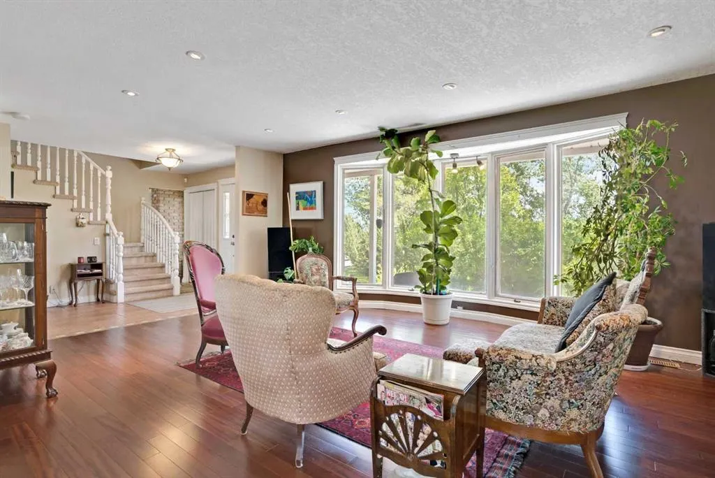 56053 Ridgeview Drive E