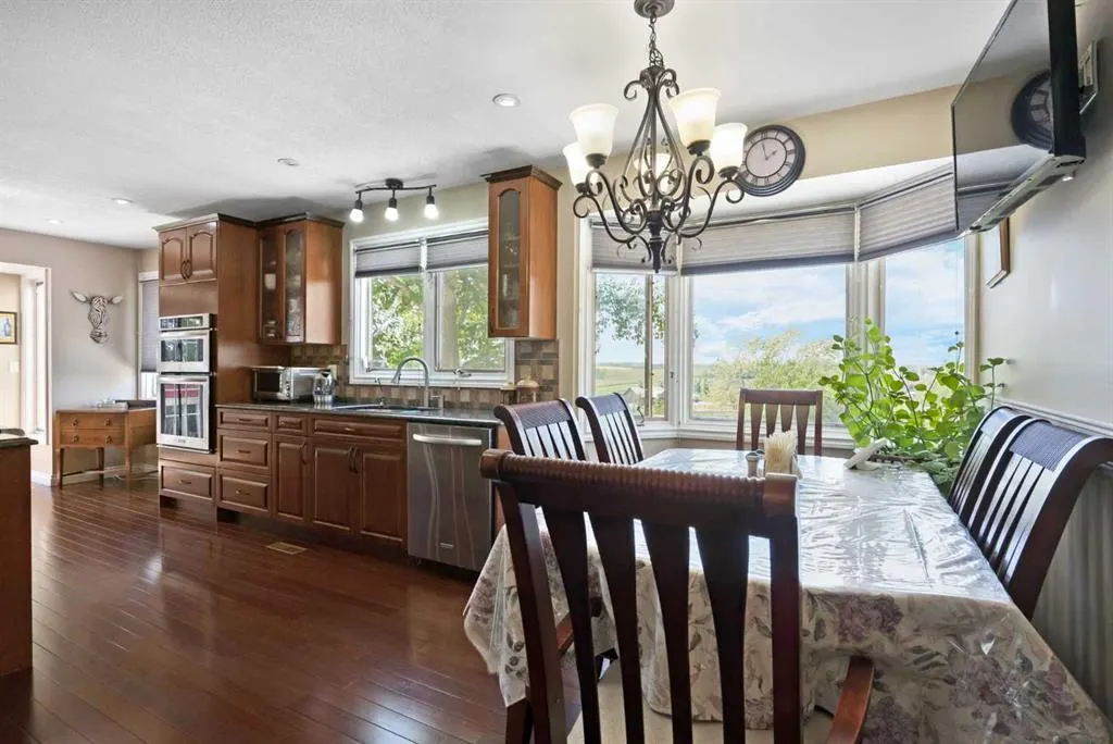 56053 Ridgeview Drive E