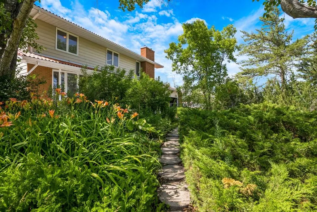 56053 Ridgeview Drive E