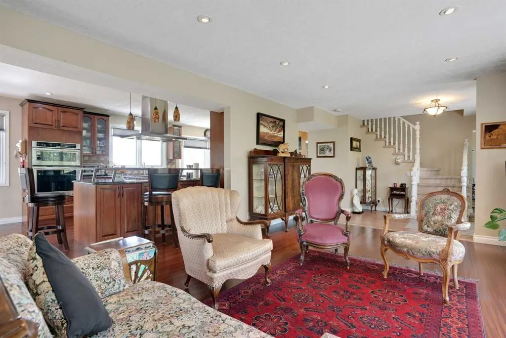 56053 Ridgeview Drive E