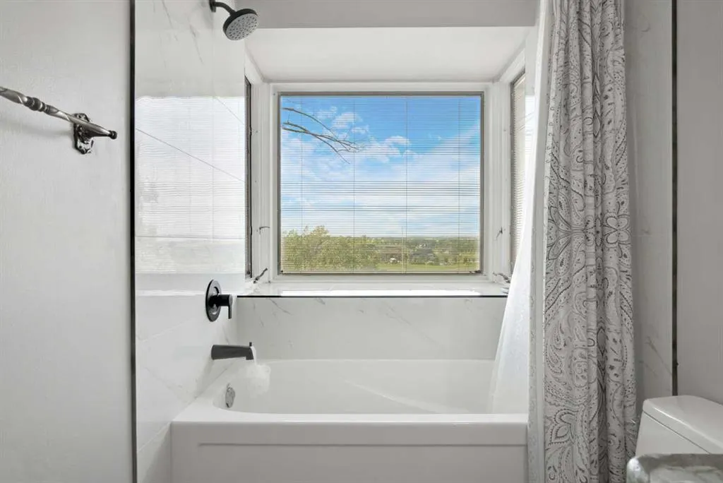 56053 Ridgeview Drive E