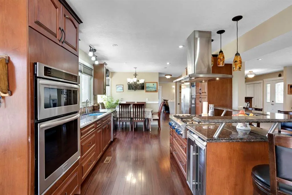 56053 Ridgeview Drive E