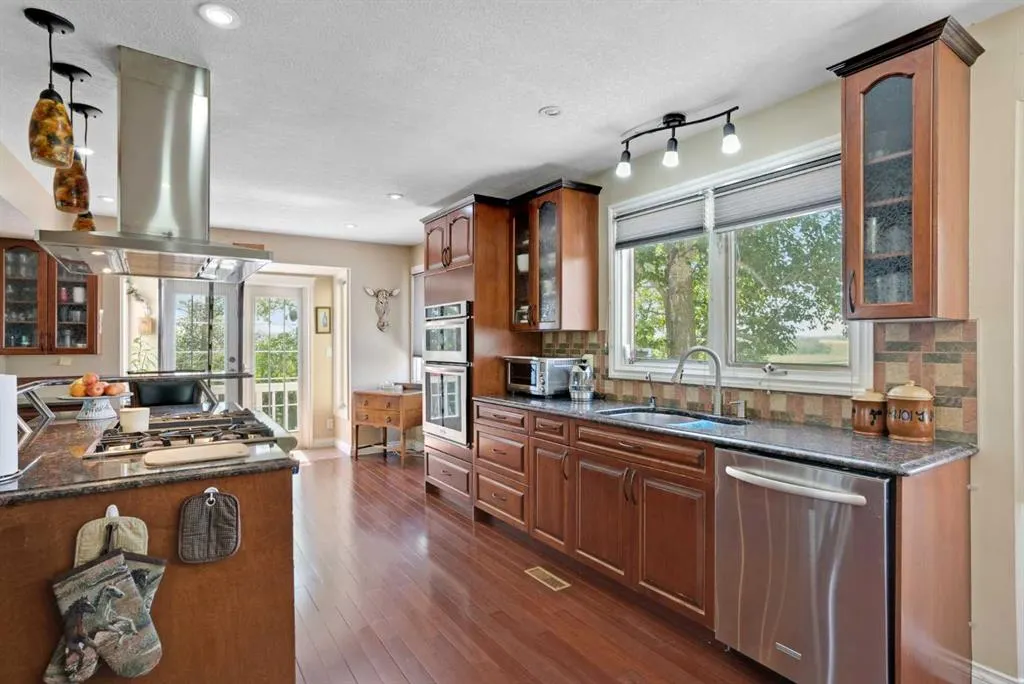 56053 Ridgeview Drive E