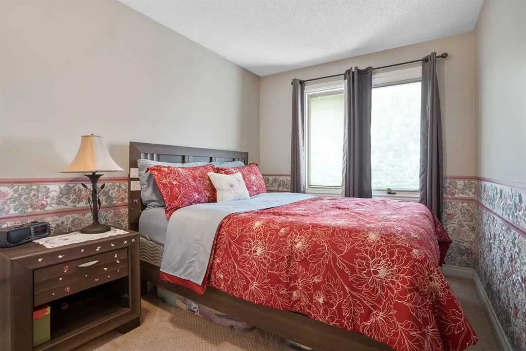 56053 Ridgeview Drive E