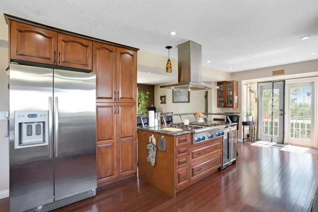 56053 Ridgeview Drive E