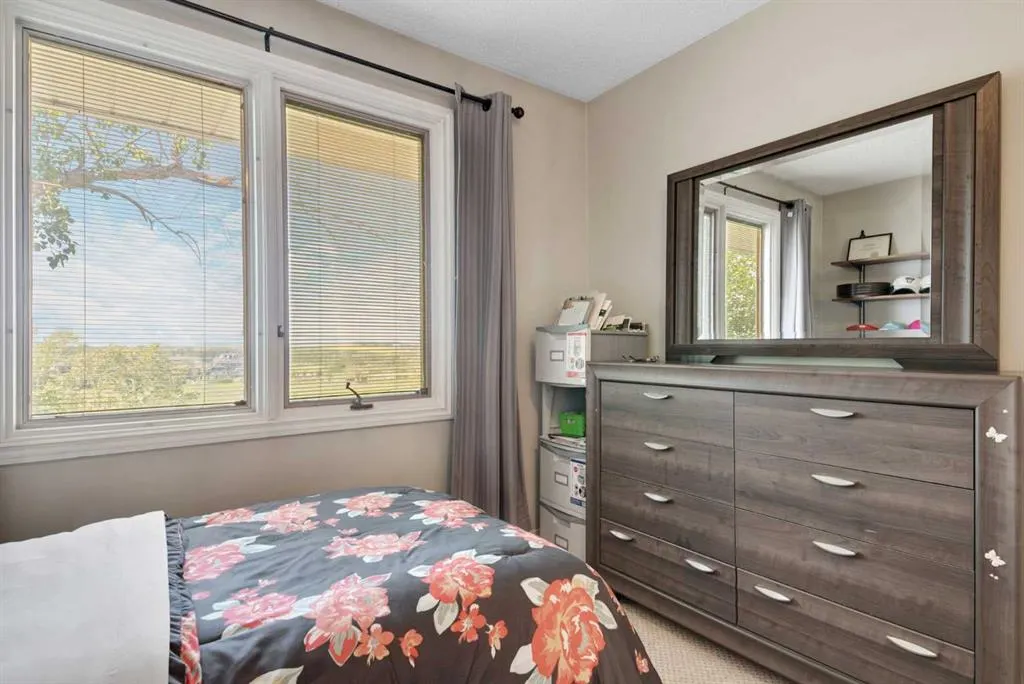 56053 Ridgeview Drive E