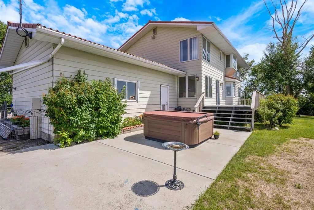 56053 Ridgeview Drive E