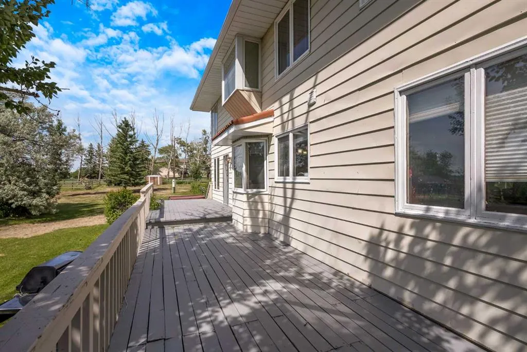 56053 Ridgeview Drive E