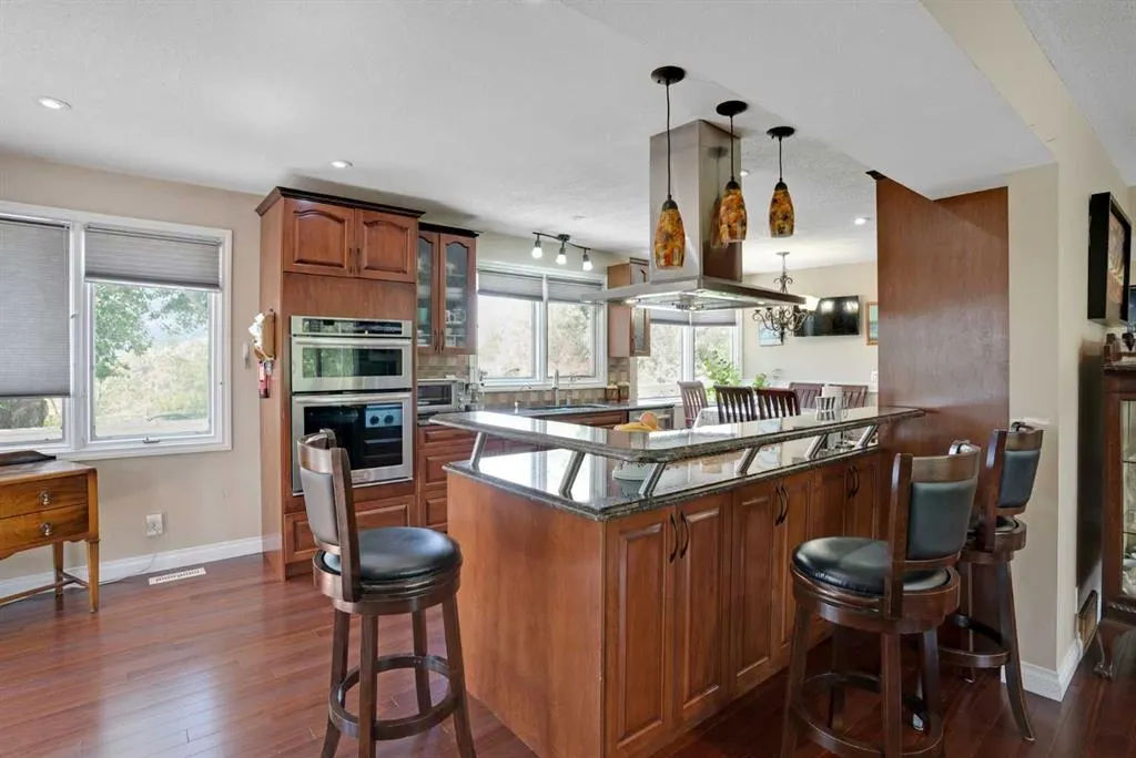 56053 Ridgeview Drive E