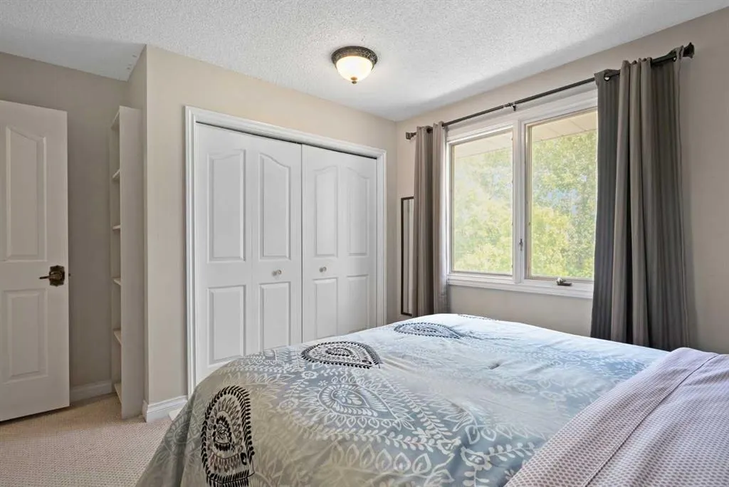 56053 Ridgeview Drive E