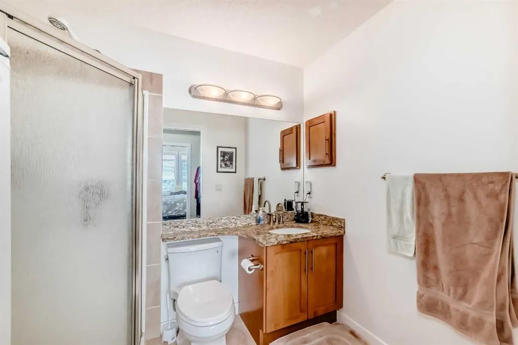 1005B Westmount Drive, #207