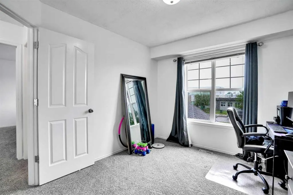 19 New Brighton Drive SE