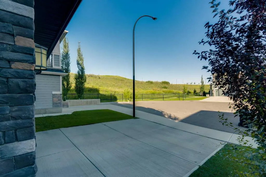 27 Cranbrook Court SE