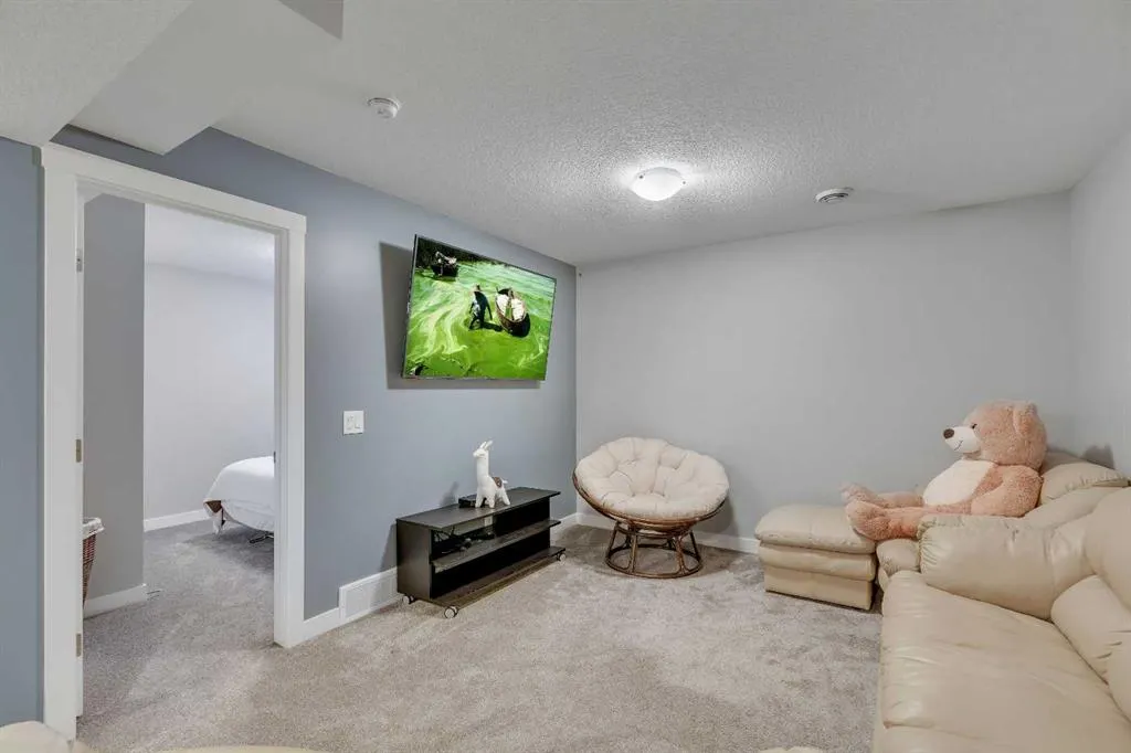 27 Cranbrook Court SE