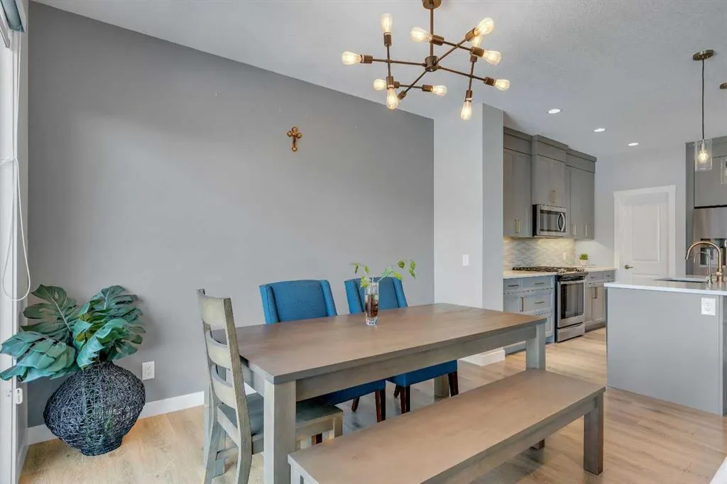 27 Cranbrook Court SE