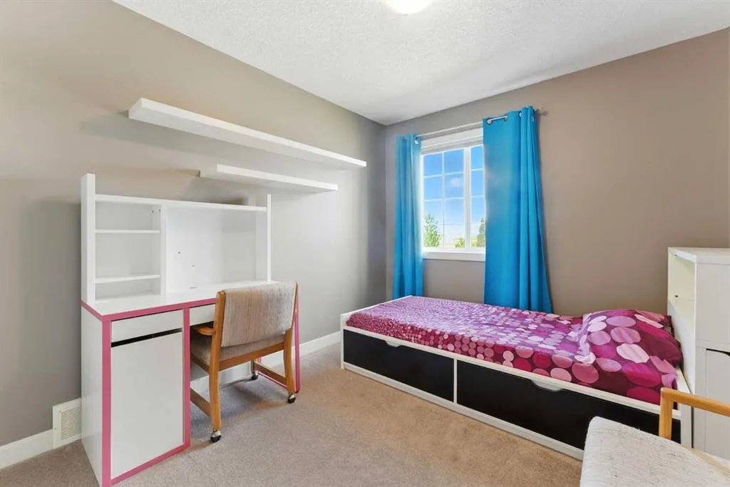 5 Bridlecrest Court SW