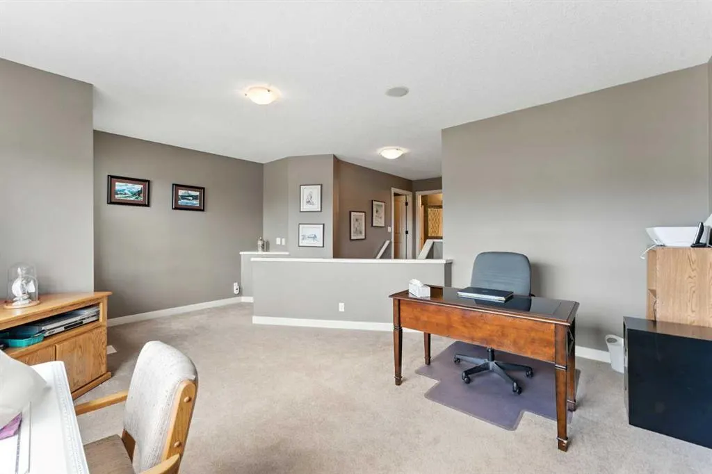 5 Bridlecrest Court SW