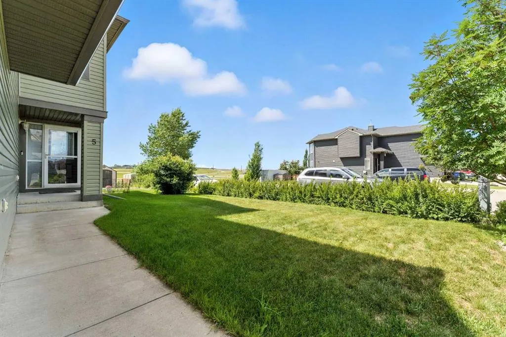 5 Bridlecrest Court SW