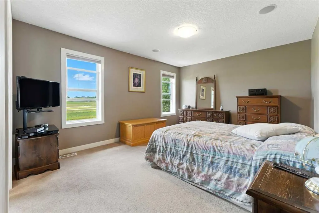 5 Bridlecrest Court SW