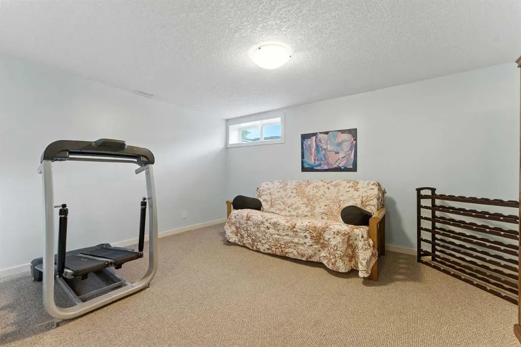 5 Bridlecrest Court SW