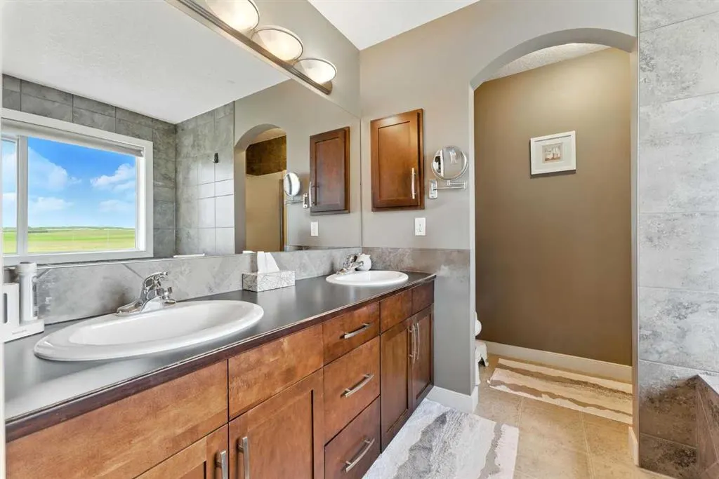 5 Bridlecrest Court SW