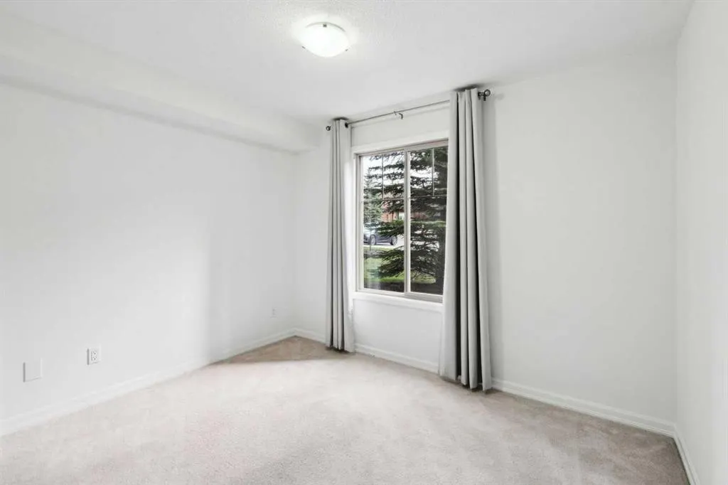 92 Crystal Shores Road, #3102