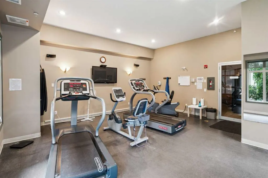 92 Crystal Shores Road, #3102