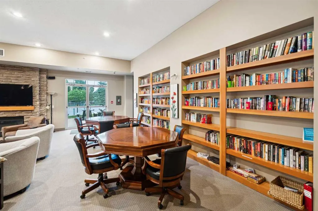 92 Crystal Shores Road, #3102