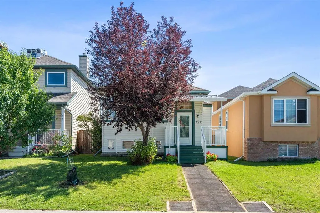 104 Saddlemead Road NE