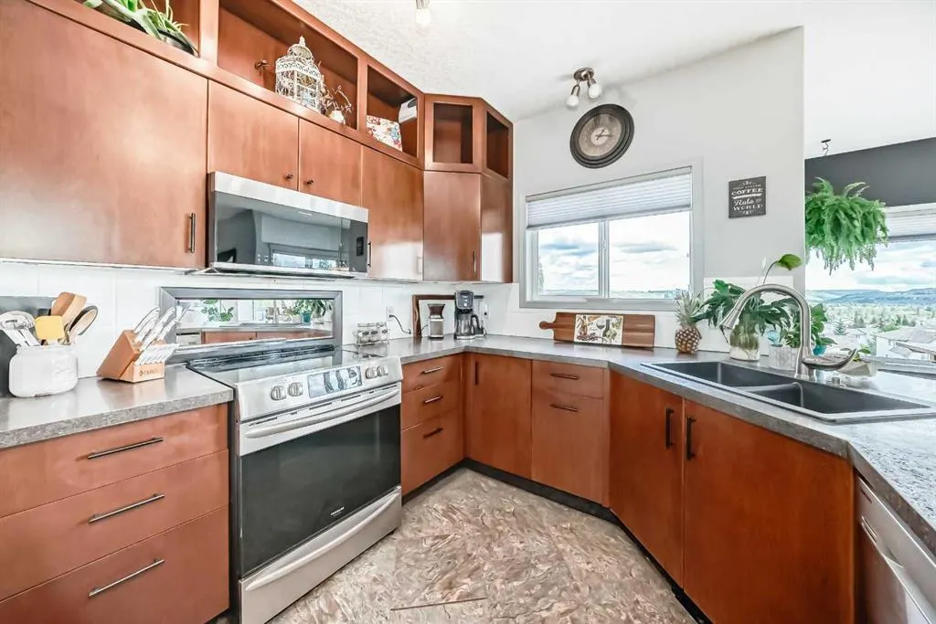 40 Bow Ridge Drive