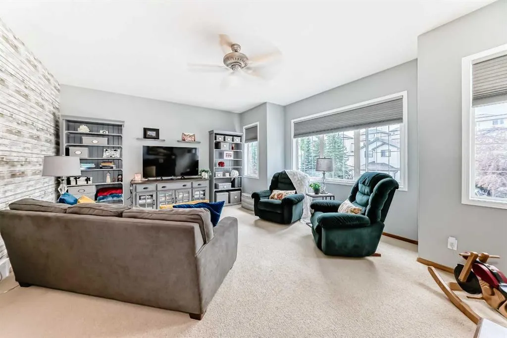 40 Bow Ridge Drive