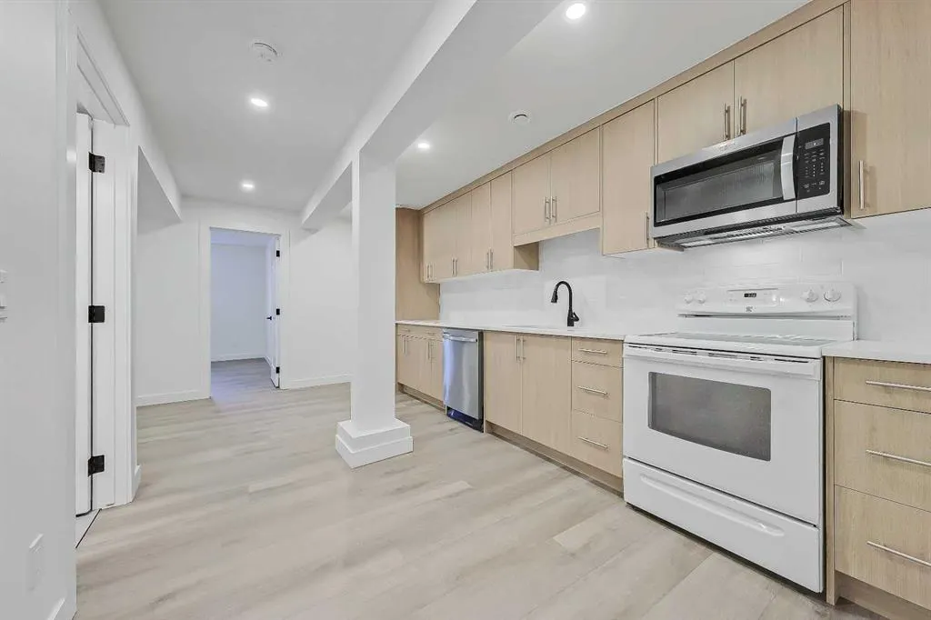 641 & 639 69 Avenue SW