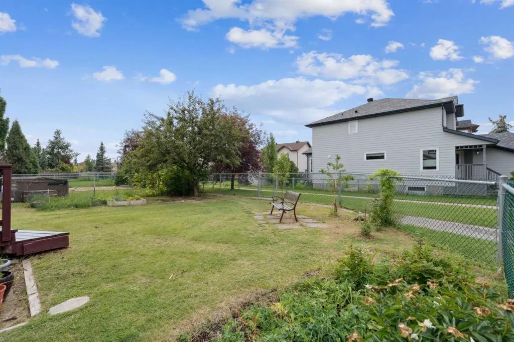 133 Somerglen Way SW
