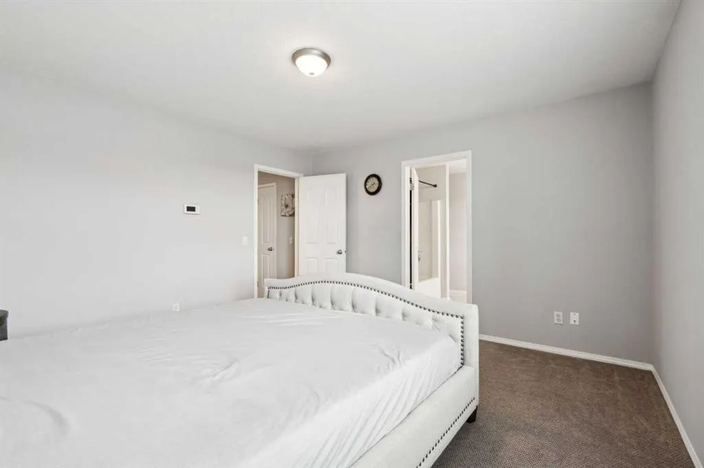 133 Somerglen Way SW