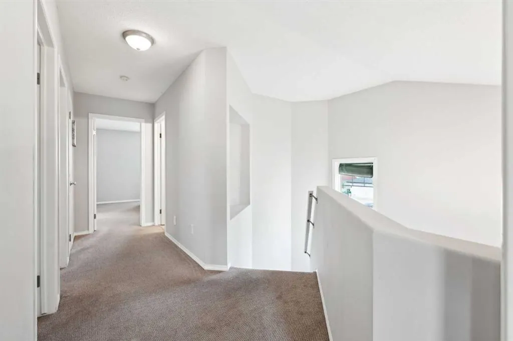 133 Somerglen Way SW