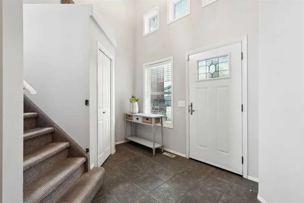 133 Somerglen Way SW