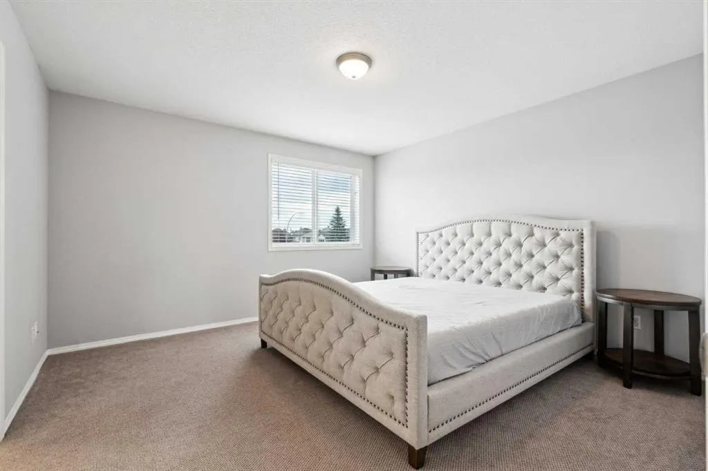 133 Somerglen Way SW