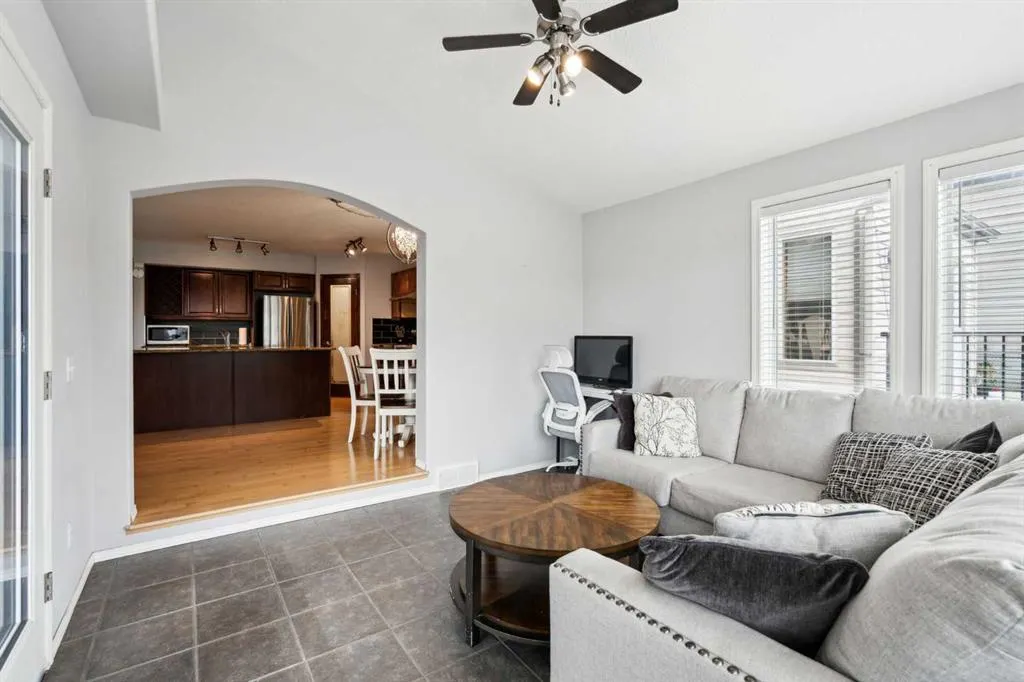 133 Somerglen Way SW