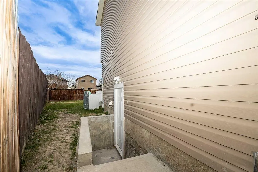 339 Martinbrook Place NE