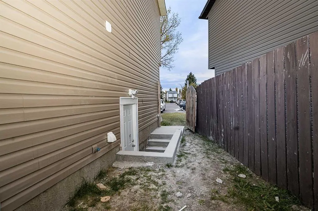 339 Martinbrook Place NE